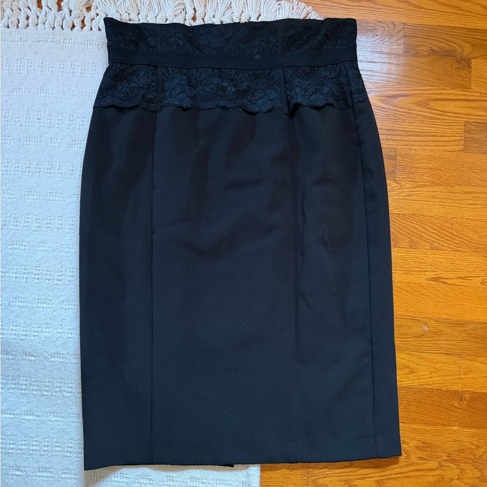 Lace detailed high waisted pencil skirt
